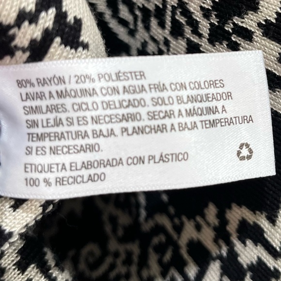 NWT- Black and Off White Sweater Dress - XS - Picture 3 of 6